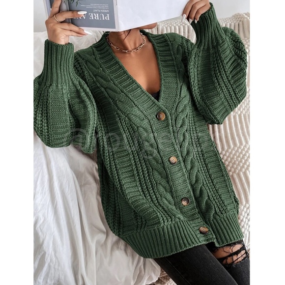 Oversized Green Cable Knit Cardigan Long Sleeves Hip Length Buttoned - Picture 5 of 11